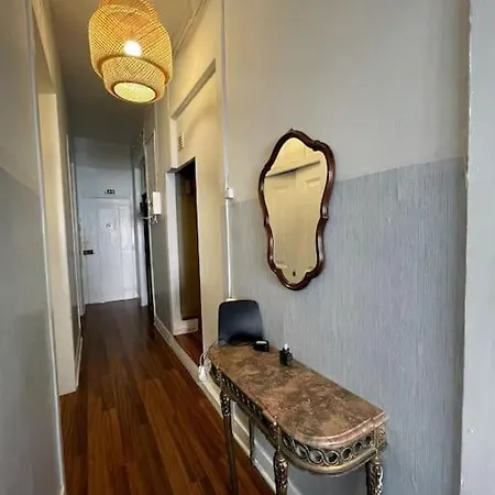 Lägenhet Room 2 Marechal 2-Barrio Alto/ Santa Catarina Lisboa