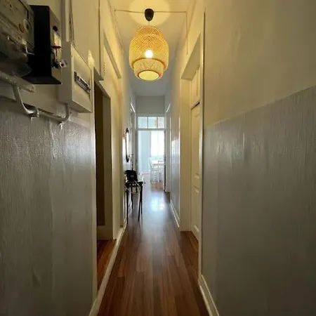 Room 2 Marechal 2-Barrio Alto/ Santa Catarina * Lisbon