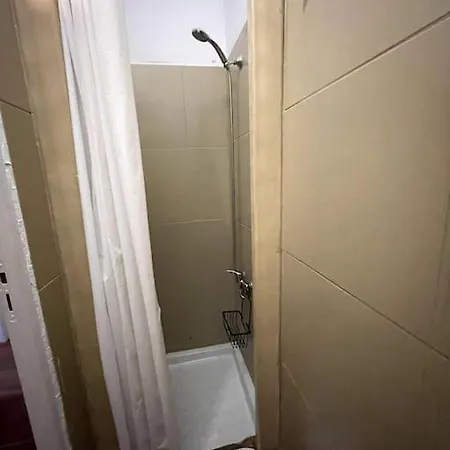 Room 2 Marechal 2-Barrio Alto/ Santa Catarina * Lisbon